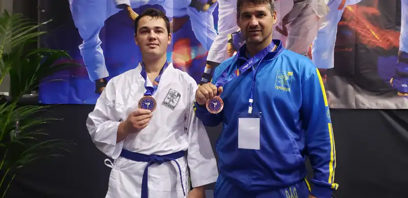 Тернопільські каратисти вибороли срібло й бронзу на чемпіонаті Європи в Угорщині Тернопільські каратисти вибороли срібло й бронзу на чемпіонаті Європи в Угорщині