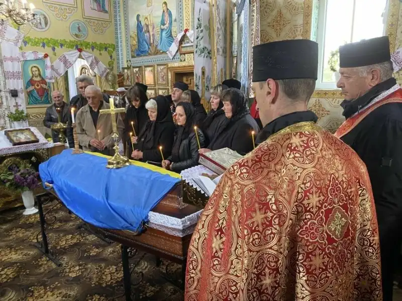 У Вимислівці попрощалися з Андрієм Яцулою, який загинув, обороняючи Україну