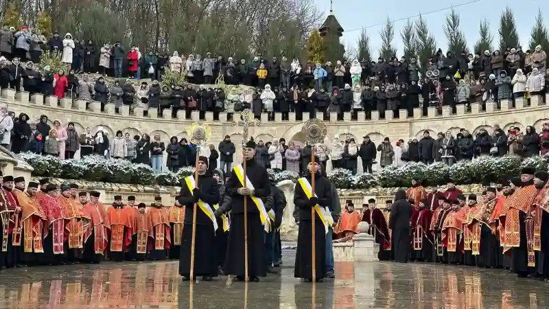 У Зарваниці відбудеться архиєпархіальна Хресна дорога за справедливий мир
