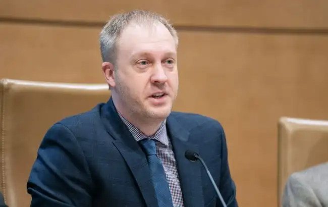 Сенатора-республіканця з Міннесоти затримали за спробу схилити неповнолітню до проституції Сенатора-республіканця з Міннесоти затримали за спробу схилити неповнолітню до проституції