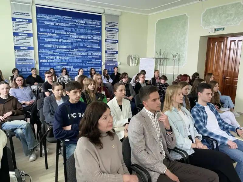 У Тернополі вперше обрали президентку міського учнівського парламенту У Тернополі вперше обрали президентку міського учнівського парламенту