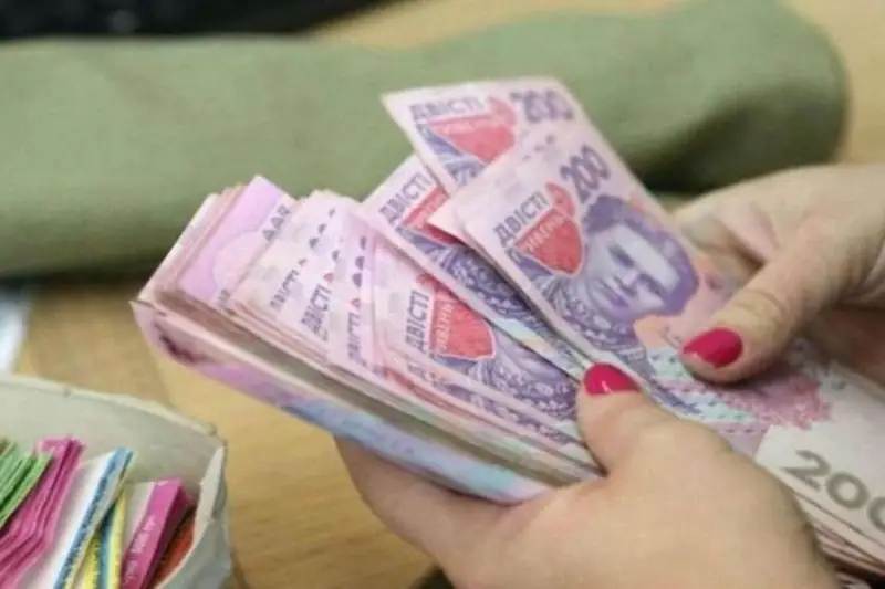 З липня частина українських пенсіонерів отримає підвищення: хто і скільки отримає