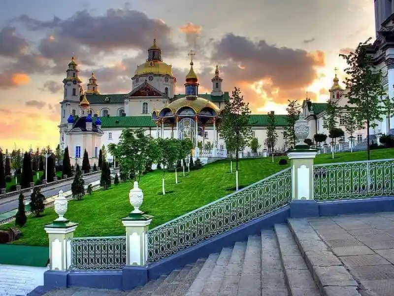 Почаївська лавра під загрозою: держава підтвердила зв’язки УПЦ з РПЦ